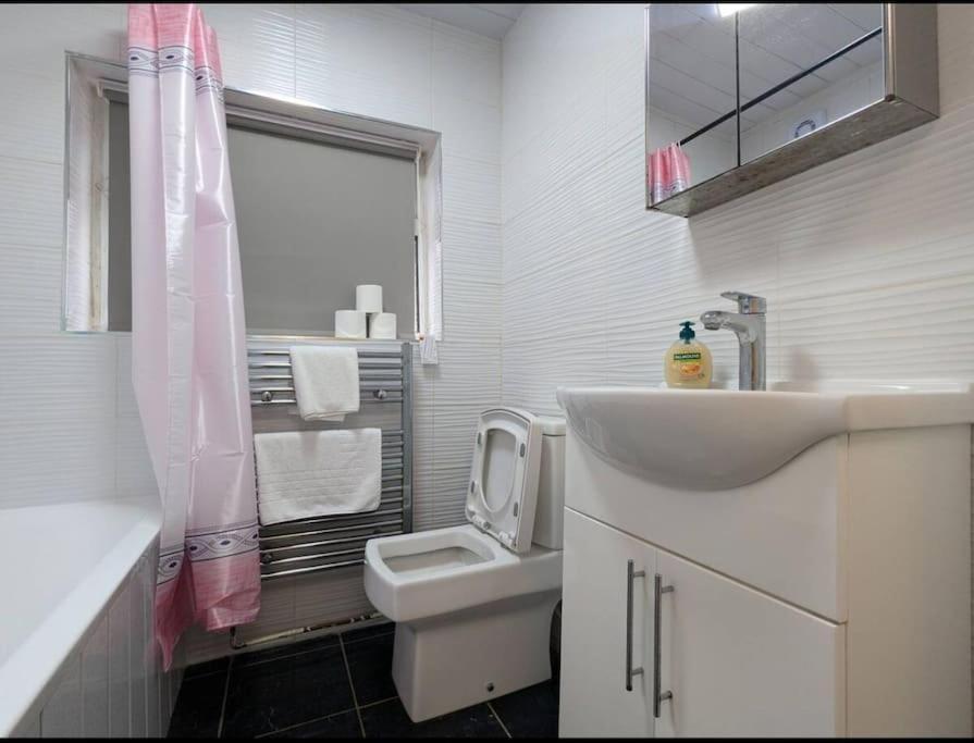 Casa de férias Beautiful 2 Bed 1 Bath Manchester